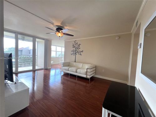 407-9451 Evergreen Pl, Davie, FL, 33324-4348 | Card Image