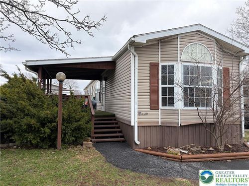 82 Juniper Ct, Bath, PA, 18014-8214 | Card Image