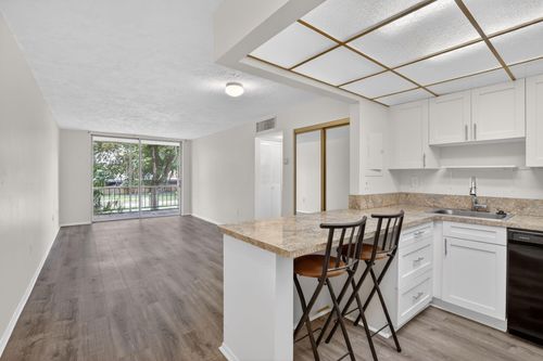 207-7300 Nw 17th St, Plantation, FL, 33313-5196 | Card Image