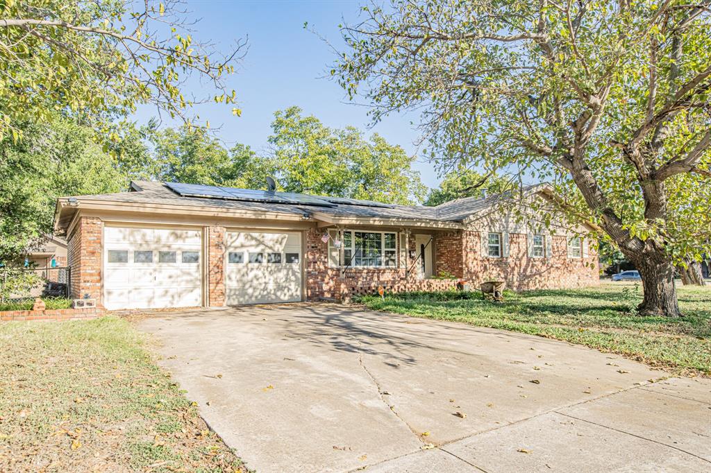 Cummings Dr, North Richland Hills, TX 76180