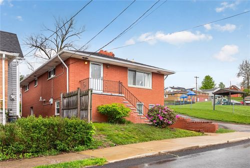 537 Franklin Ave, Canonsburg, PA, 15317-2023 | Card Image