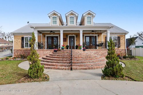 707 Esplanade Avenue, Bay Saint Louis, MS, 39520 | Card Image