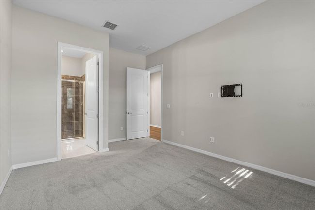 5th Bedroom (1st floor) with ensuite bath | Image 9