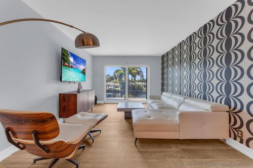 3004 Ne 5th Ter, Wilton Manors, FL, 33334-2073 | Card Image