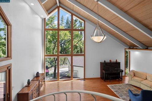 163 El Toyonal, Orinda, CA, 94563-2152 | Card Image