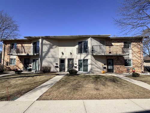 W168N11523 El Camino Drive, Germantown, WI, 53022 | Card Image
