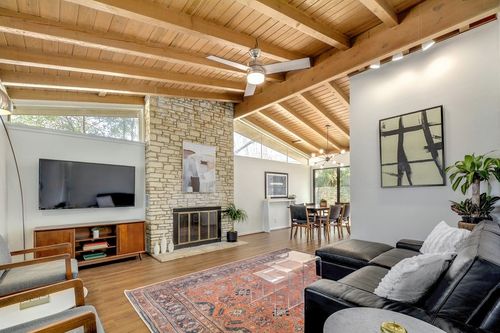 1813 Dexter St, Austin, TX, 78704-2106 | Card Image