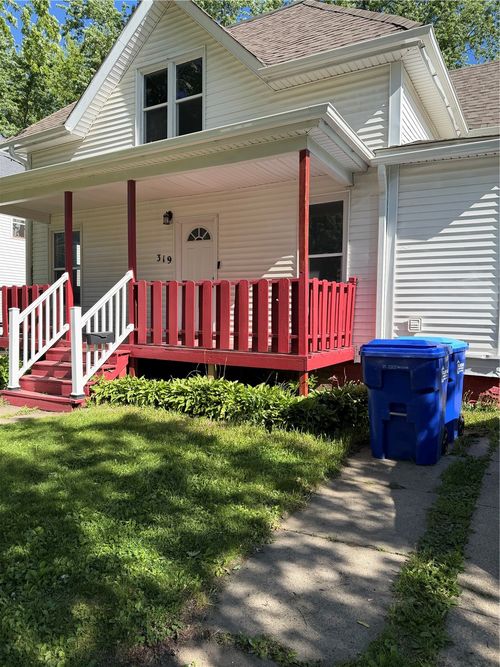 319 2nd St Nw, Oelwein, IA, 50662-1615 | Card Image