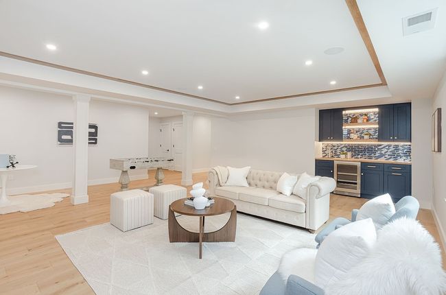 10 Stimpson St, House other with 5 bedrooms, 7 bathrooms and 4 parking in Middletown RI | Image 37