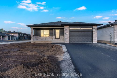 933 Katia Street, The Nation, ON, K0A2M0 | Card Image