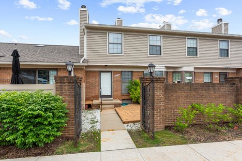 31008 Country Blf, Farmington Hills, MI, 48331-1006 | Card Image