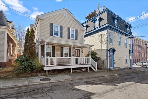 1-5 Howard St, Newport, RI, 02840-3417 | Card Image
