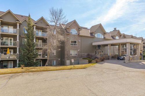 3425 - 3000 Millrise Point Sw, Home with 2 bedrooms, 2 bathrooms and null parking in Calgary AB | Card Image