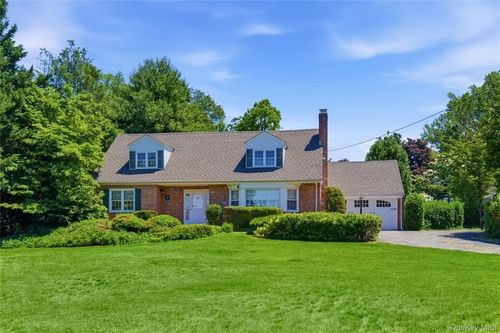 9 Fox Hunt Ln, Cold Spring Harbor, NY, 11724-2007 | Card Image