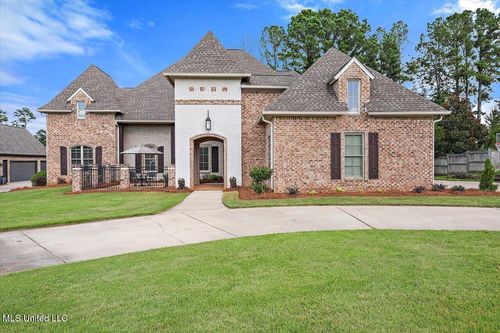 213 Ironwood Plantation Blvd, Madison, MS, 39110-6056 | Card Image