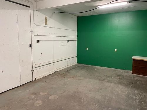 464 Putney Rd, Brattleboro, VT, 05301-9021 | Card Image