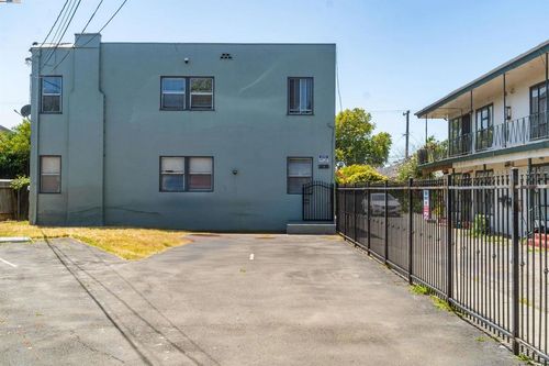 2238 7th St, Berkeley, CA, 94710-2339 | Card Image