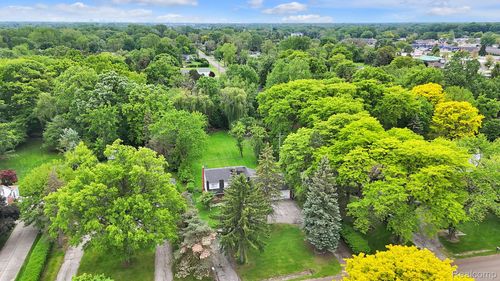 2408 Otter St, Warren, MI, 48092-3749 | Card Image