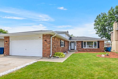 9336 Moody Ave, Oak Lawn, IL, 60453-2235 | Card Image