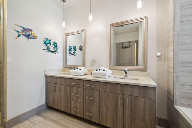 Master Bathroom | Image 21