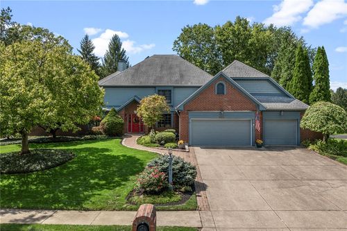 8201 Station House Rd, Centerville, OH, 45458-2933 | Card Image
