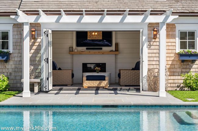 43 Peases Point Way S, House other with 4 bedrooms, 7 bathrooms and null parking in Edgartown MA | Image 9