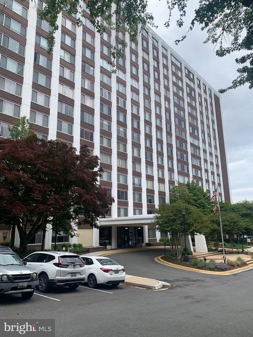 709-11801 Rockville Pike, ROCKVILLE, MD, 20852-2722 | Card Image