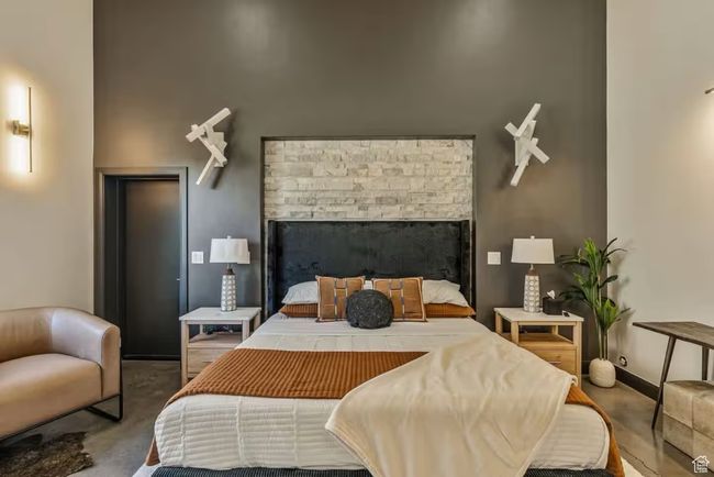 Bedroom with baseboards | Image 17