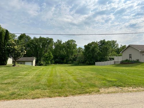 511 W Washington St, Utica, IL, 61373-9711 | Card Image