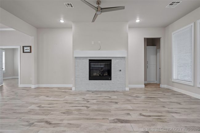 714 Prairie View Rd, House other with 4 bedrooms, 3 bathrooms and null parking in Ardmore OK | Image 8