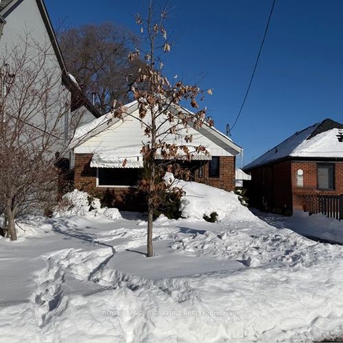 lower-293 Glebemount Ave, East York, ON, M4C3V4 | Card Image
