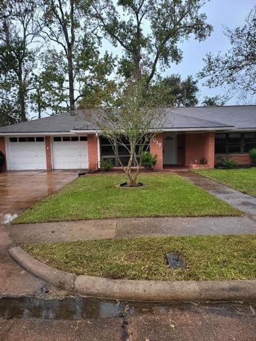 1017 Oak Dr, Liberty, TX, 77575-3709 | Card Image