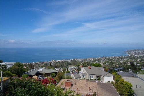 1375 La Mirada St, Laguna Beach, CA, 92651-3548 | Card Image