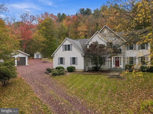1300 Beaupland Rd, Bear Creek, PA, 18602-7715 | Card Image
