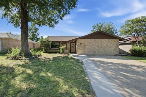 1615 Roundrock Trl, Mesquite, TX, 75149-5333 | Card Image