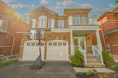 29 Accent Cir, House other with 3 bedrooms, 3 bathrooms and 6 parking in Brampton ON | Image 2