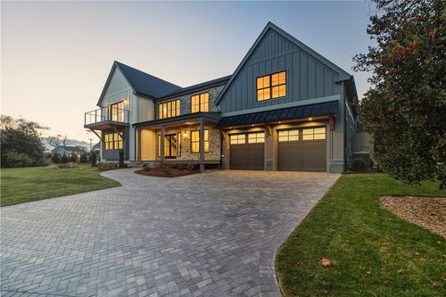 27 Marcello Dr, Jamestown, RI, 02835-1638 | Card Image