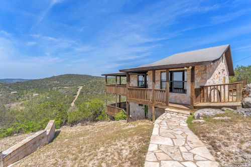 523 Cat Claw Mountain Rd, Concan, TX, 78838 | Card Image