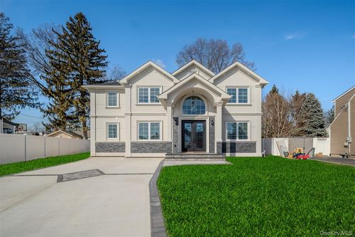 68 Spruce St, Hicksville, NY, 11801-3256 | Card Image