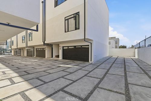 6511 Contour Dr, Sherman Oaks, CA, 91423-4801 | Card Image