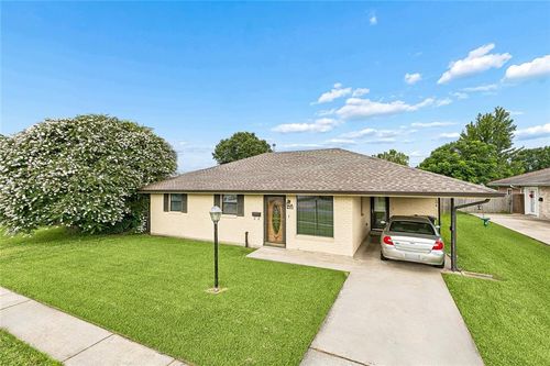 2910 Delille St, Chalmette, LA, 70043-3008 | Card Image