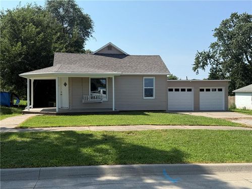 905 Miami St, Hiawatha, KS, 66434-2043 | Card Image