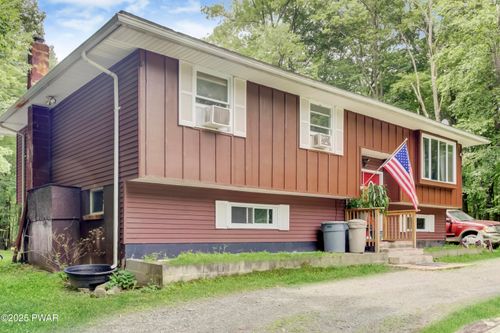 711 Whippoorwill Dr, Bushkill, PA, 18324-6889 | Card Image