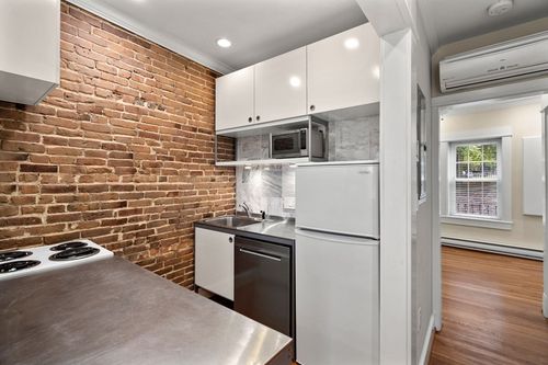 2-6 N Hudson St, Boston, MA, 02113-1106 | Card Image