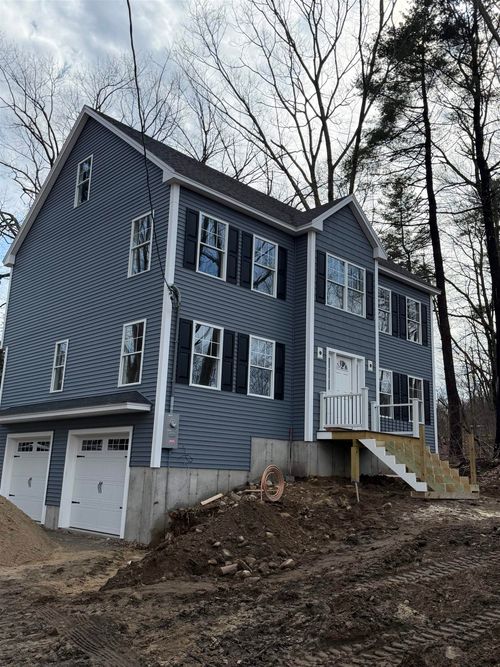 15A Henry St, Salem, NH, 03079-2537 | Card Image