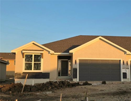 14594 Amanda Ln, Basehor, KS, 66007-5311 | Card Image