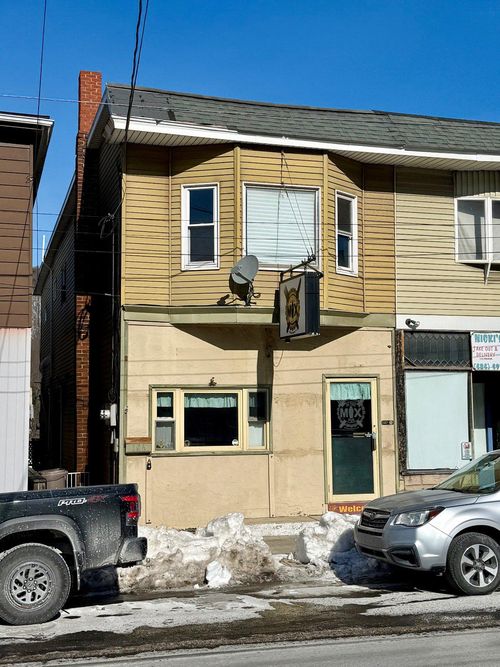 106 E Catawissa St, Nesquehoning, PA, 18240-1614 | Card Image