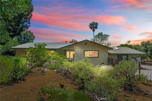 1910 Warmlands Ave, Vista, CA, 92084-3332 | Card Image