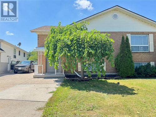 2773 Allyson Ave, Windsor, ON, N8W5S8 | Card Image