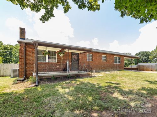 607 Old Mountain Rd, Statesville, NC, 28677-2067 | Card Image
